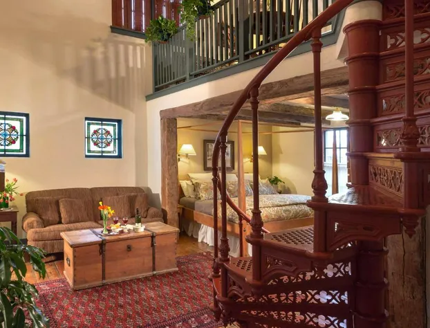 Washington House Inn hotel detail image 2
