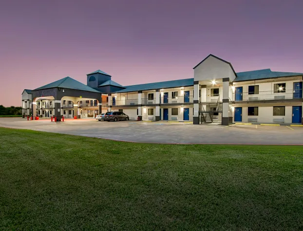 Studio 6 Texas City, TX hotel detail image 1