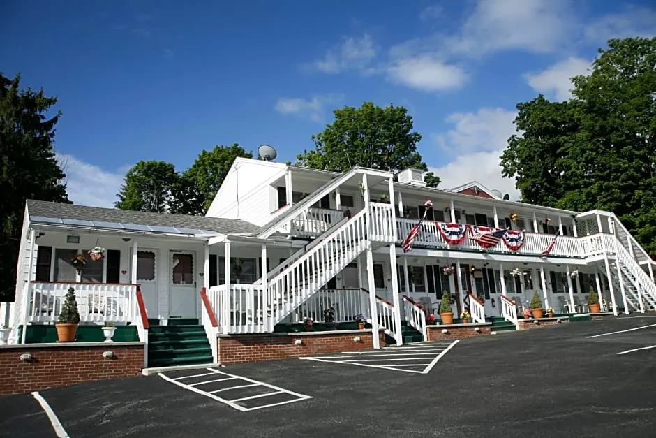 Bennington Motor Inn hotel hero