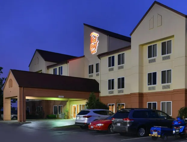 Red Roof Inn Clyde hotel detail image 1