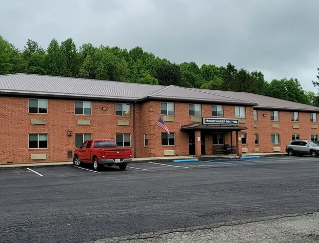 Mountaineer Inn hotel detail image 1