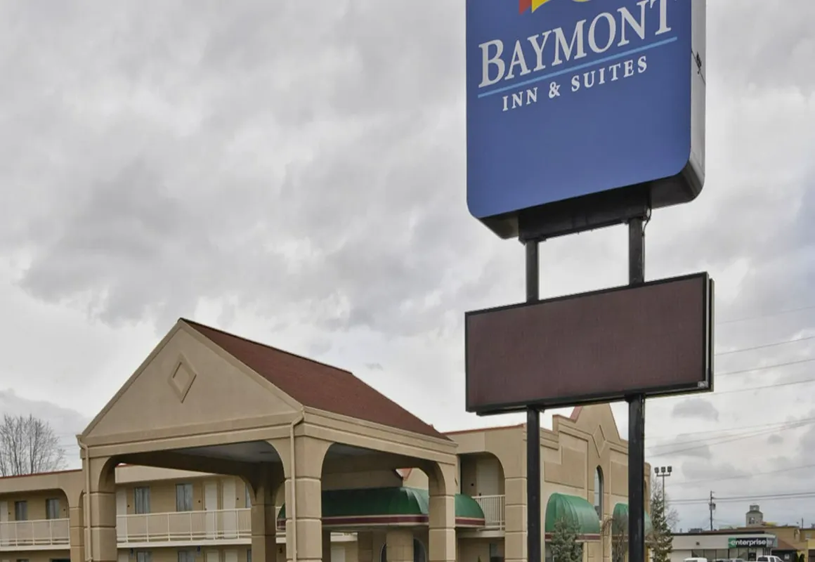 Baymont by Wyndham Sandusky hotel hero