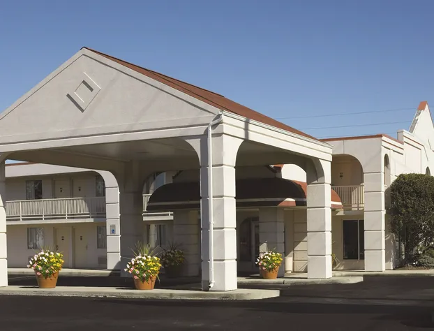 Baymont by Wyndham Sandusky hotel detail image 3