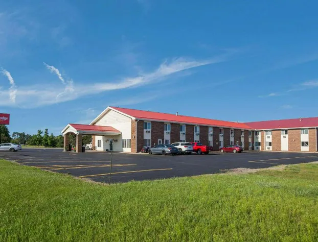 Econo Lodge Inn & Suites Escanaba North hotel detail image 3