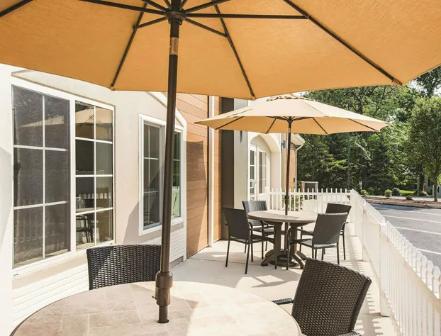 La Quinta Inn & Suites by Wyndham Chambersburg hotel detail image 4