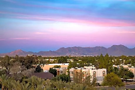 Embassy Suites by Hilton Phoenix Scottsdale hotel detail image 2
