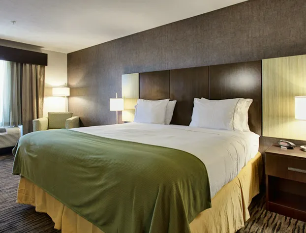 Holiday Inn Express Hotel & Suites NORTH FREMONT by IHG hotel detail image 4