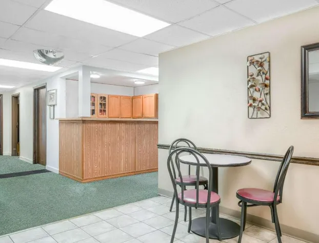 Super 8 by Wyndham Tomah Wisconsin hotel detail image 4