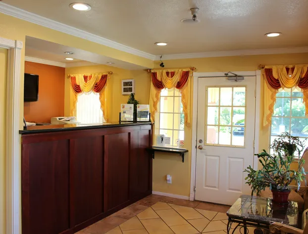 Upper Lake Inn and Suites hotel detail image 1