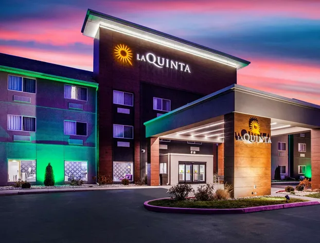 La Quinta Inn & Suites by Wyndham Elkhart hotel detail image 2