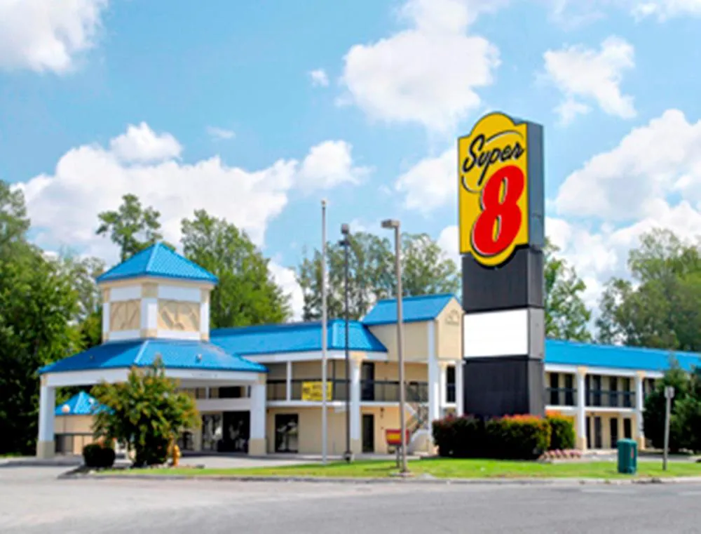 Super 8 by Wyndham Ruther Glen Kings Dominion Area hotel hero