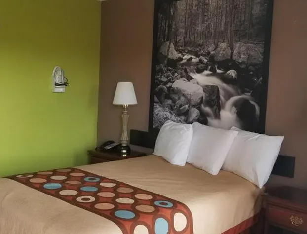 Super 8 by Wyndham Ruther Glen Kings Dominion Area hotel detail image 1