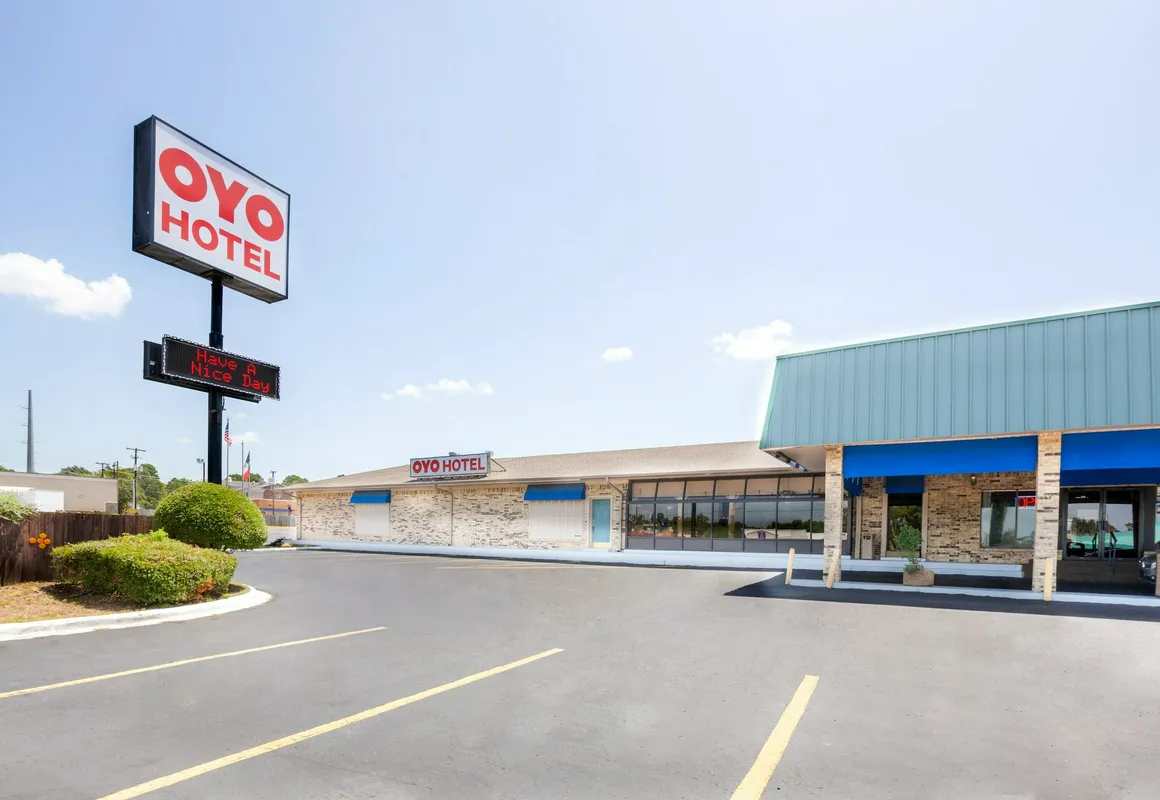 OYO Hotel Tyler Lindale hotel hero