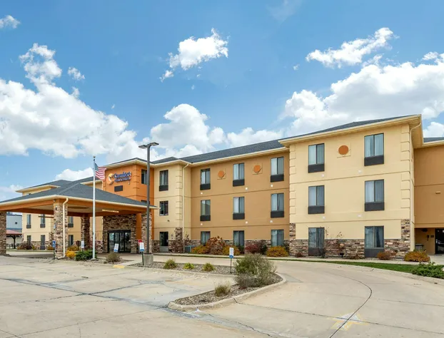 Comfort Inn & Suites Cedar Rapids North - Collins Road hotel detail image 1