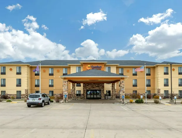 Comfort Inn & Suites Cedar Rapids North - Collins Road hotel detail image 2