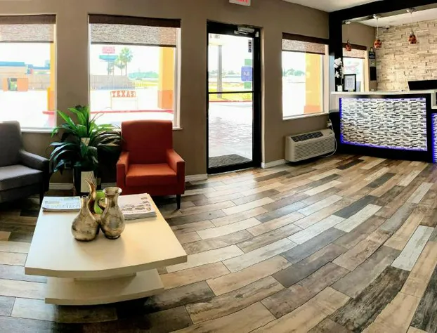 Days Inn by Wyndham Orange hotel detail image 4