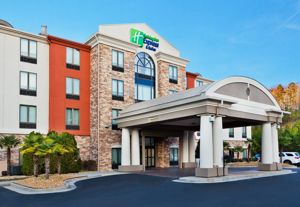 Holiday Inn Express & Suites Rome-East by IHG hotel hero