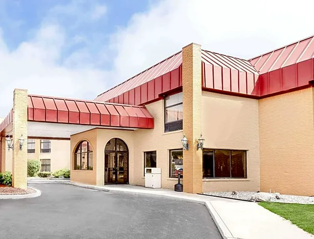 Days Inn & Suites by Wyndham Kalamazoo hotel detail image 2