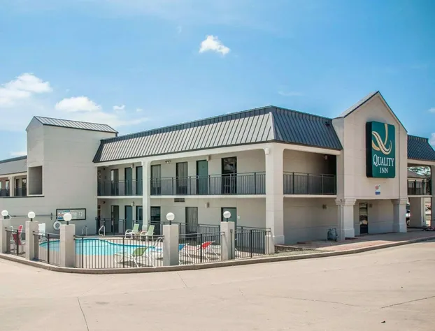 Quality Inn US65 & E. Battlefield Rd. Springfield hotel detail image 1