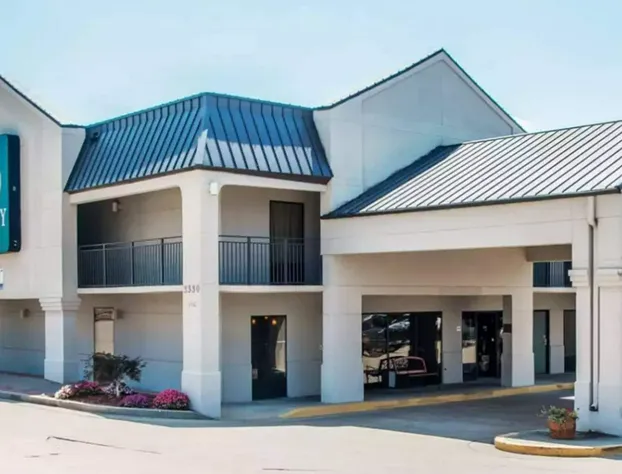 Quality Inn US65 & E. Battlefield Rd. Springfield hotel detail image 2