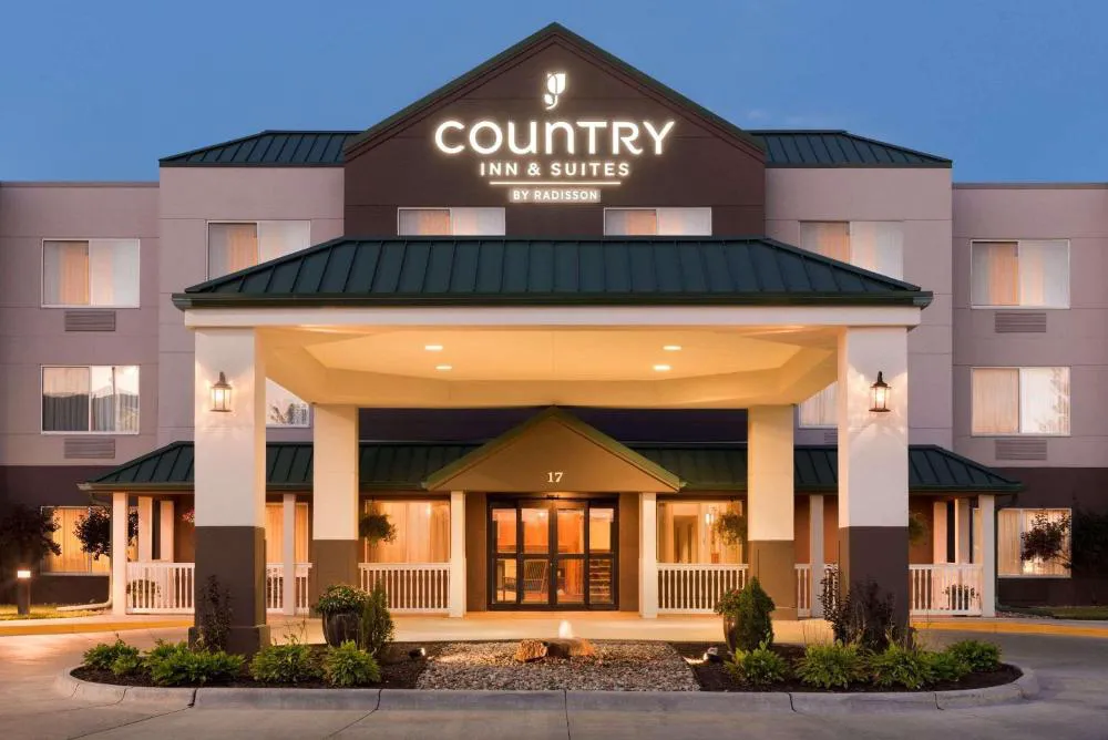 Country Inn & Suites by Radisson, Council Bluffs, IA hotel hero