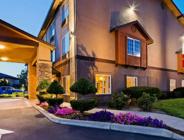 Best Western Plus Rama Inn & Suites hotel detail image 1