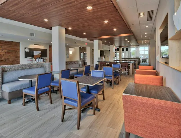 Holiday Inn Express & Suites Roswell by IHG hotel detail image 3