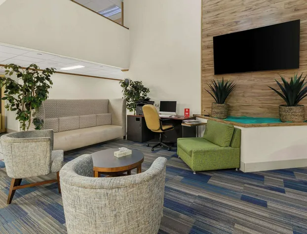 Quality Inn & Suites Altoona hotel detail image 3