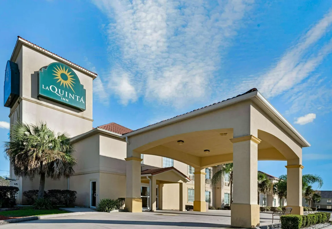 La Quinta Inn & Suites by Wyndham Morgan City hotel hero