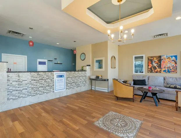 Williamsburg Suites hotel detail image 1