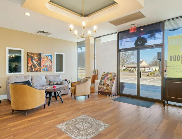 Williamsburg Suites hotel detail image 3