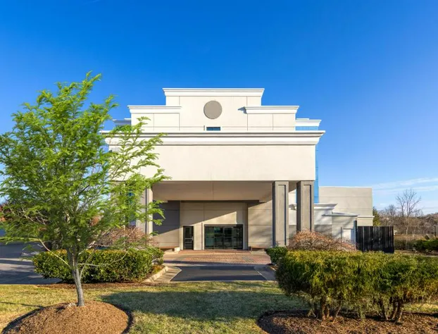 Holiday Inn Express & Suites Leesburg - Historic District by IHG hotel detail image 2