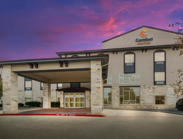 Comfort Suites Granbury hotel detail image 1