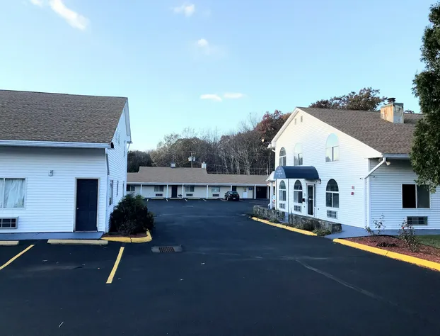 AmeriVu Inn & Suites hotel detail image 3