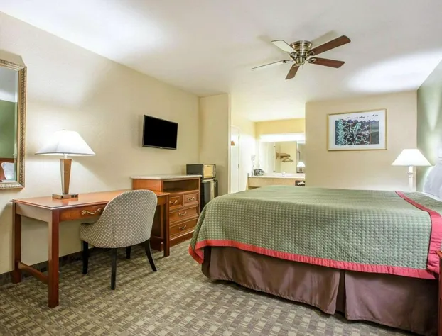 Rodeway Inn Delano hotel detail image 4