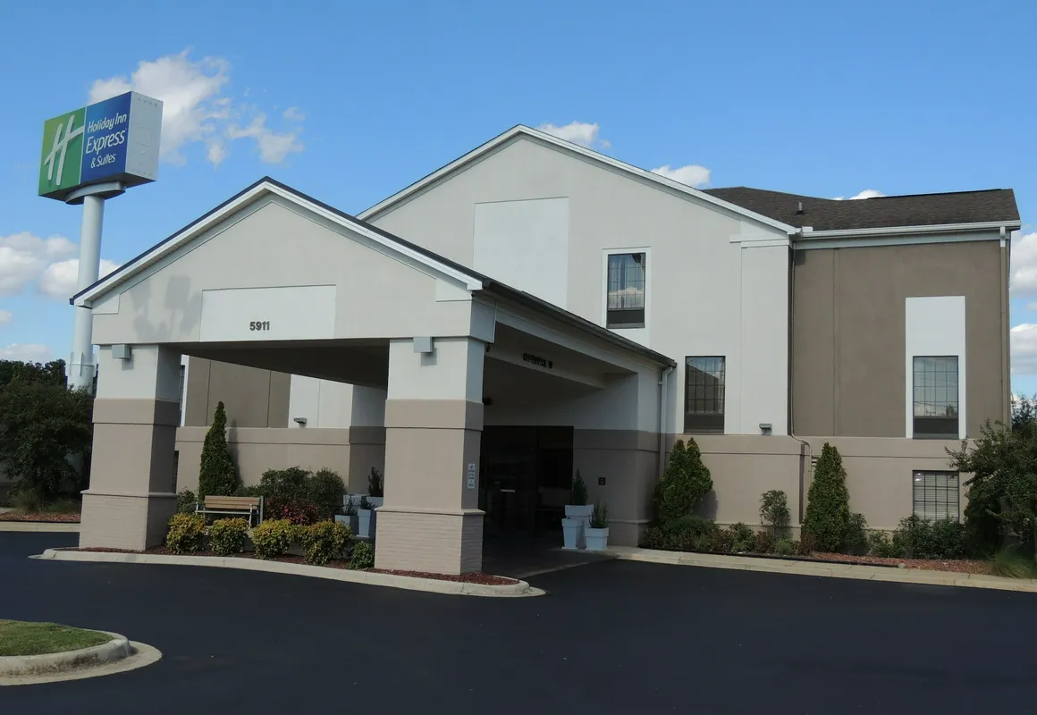 Holiday Inn Express & Suites Birmingham Trussville by IHG hotel hero
