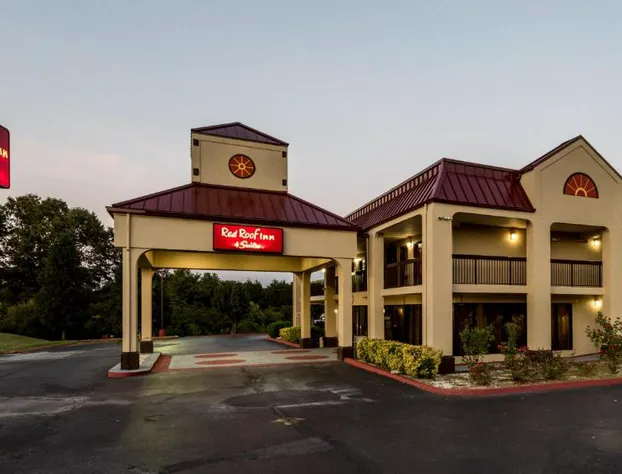 Red Roof Inn & Suites Clinton, TN hotel detail image 1