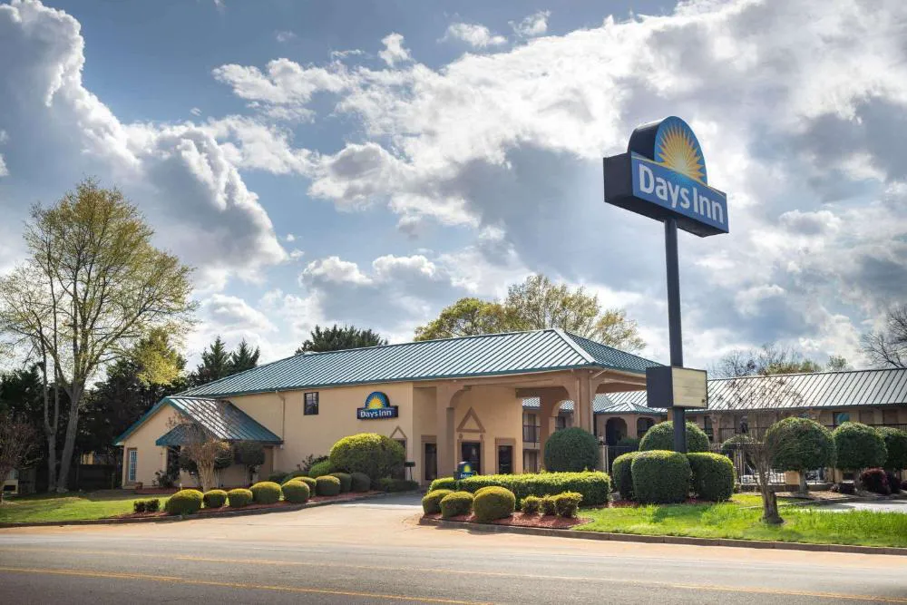Days Inn by Wyndham Thomaston hotel hero