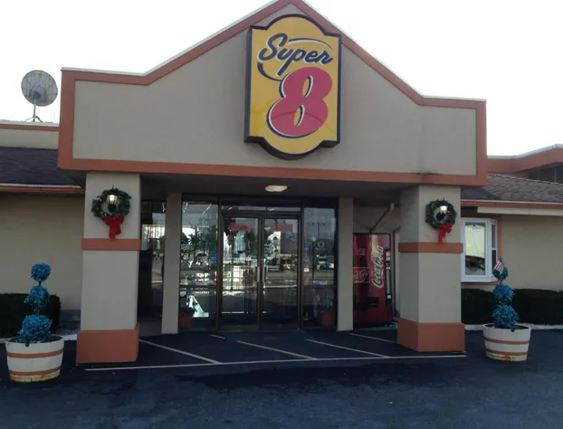 Super 8 by Wyndham Carlisle North hotel detail image 3