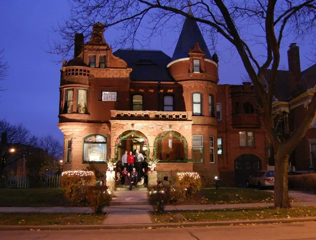 Schuster Mansion Bed & Breakfast hotel detail image 1