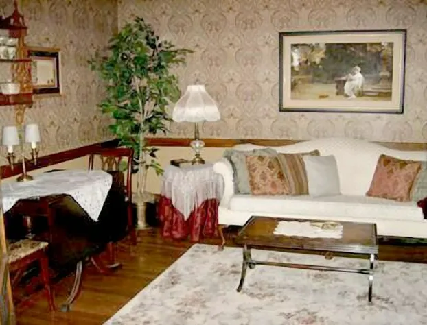 Schuster Mansion Bed & Breakfast hotel detail image 4