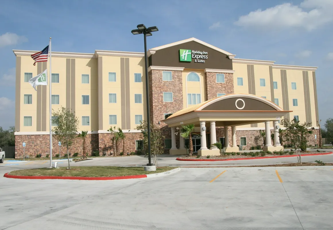 Holiday Inn Express and Suites George West by IHG hotel hero