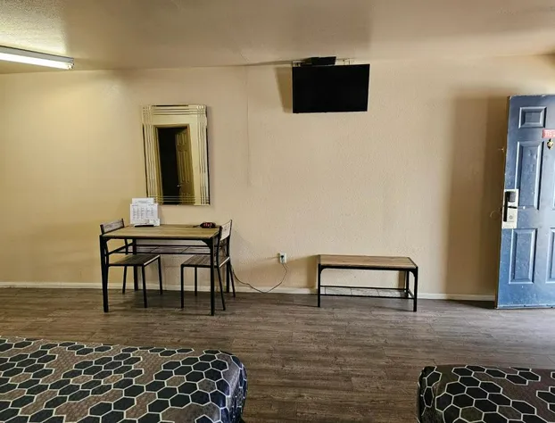 California Suites Motel hotel detail image 3