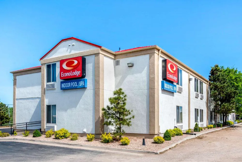 Econo Lodge Colorado Springs near Airport hotel hero