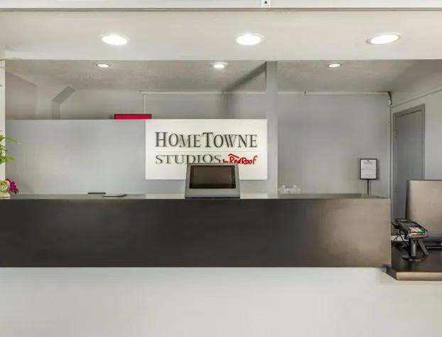 HomeTowne Studios & Suites by Red Roof Greensboro hotel detail image 4