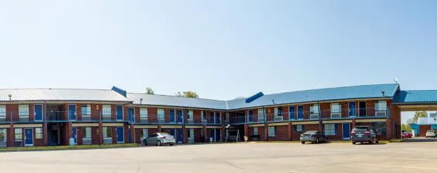 Blue Jay Inn and Suites hotel detail image 1