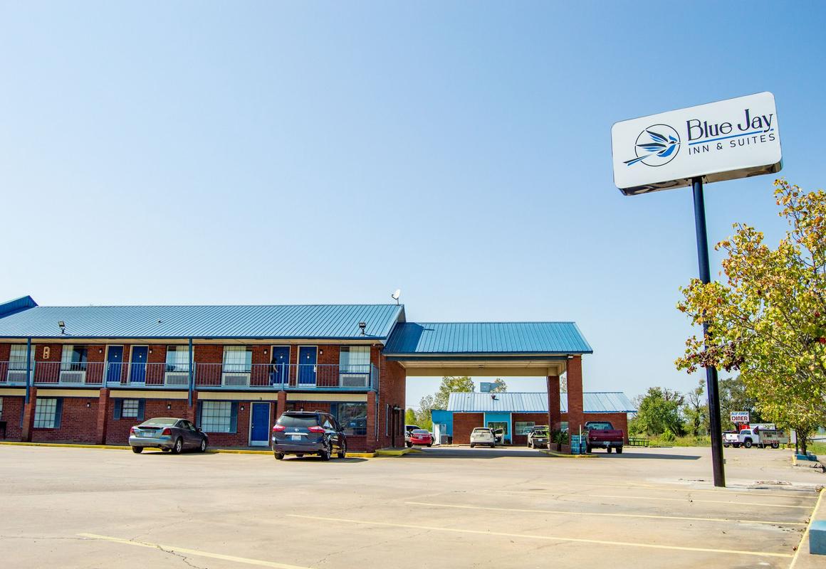 Blue Jay Inn and Suites hotel hero