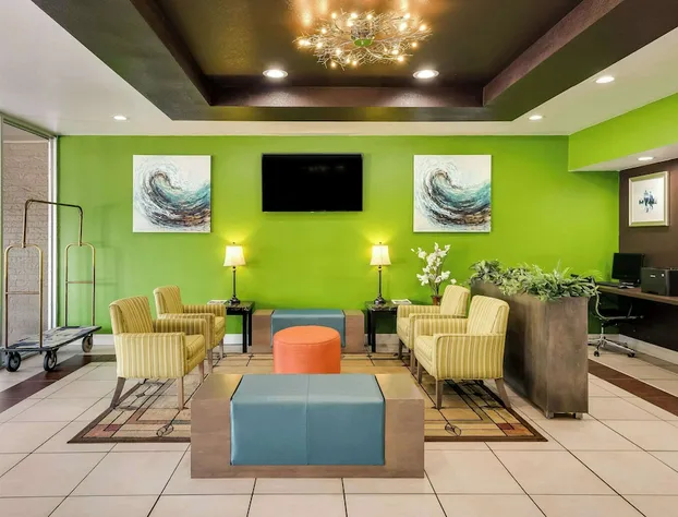 Clarion Inn & Suites Russellville I-40 hotel detail image 4