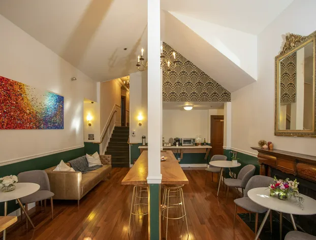 Washington Square Inn hotel detail image 3