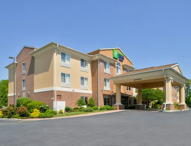 Holiday Inn Express Hotel & Suites Lancaster-Lititz by IHG hotel detail image 1